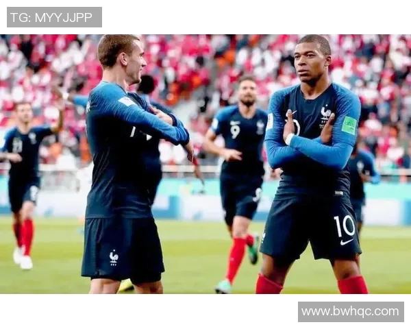 法国队与乌克兰比赛因故延期球迷期待新赛程安排与赛事精彩回顾 法国队与乌克兰比赛因故延期球迷期待新赛程安排与赛事精彩回顾