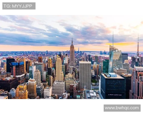 瓜达拉与纽约的文化碰撞与城市魅力的深度对比分析