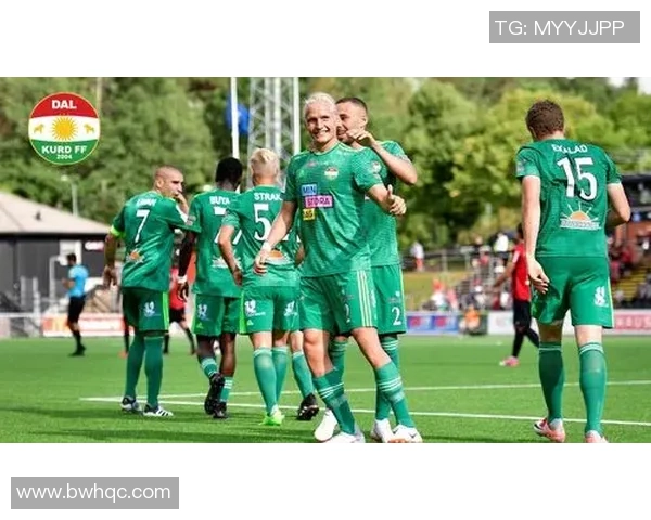 天狼星与达尔库德的激烈对决揭示了足球战术与团队协作的重要性 天狼星与达尔库德的激烈对决揭示了足球战术与团队协作的重要性