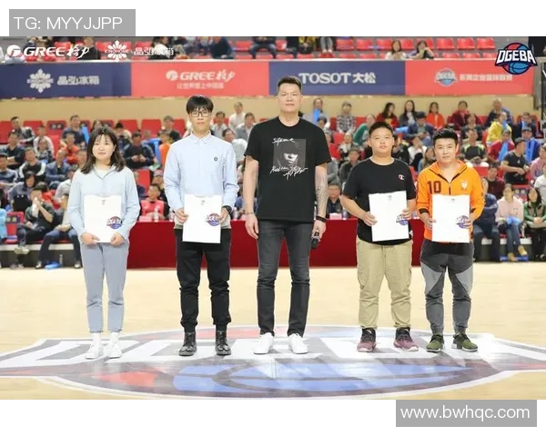 杭州篮球队灵活性引发热议球迷观点碰撞激烈讨论篮球未来发展 杭州篮球队灵活性引发热议球迷观点碰撞激烈讨论篮球未来发展